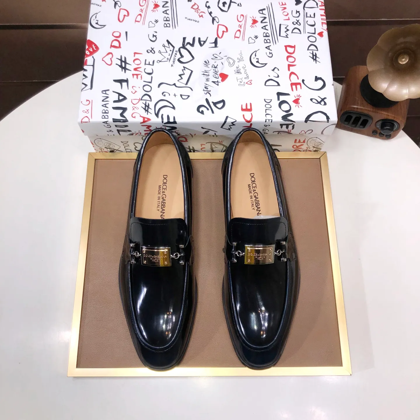 Ex-factory price 500💰DG top quality🔍🔍men's new leather shoes🚹Sold simultaneously at counters⚠Shoe uppers are imported cowhide from Italy, fully imported cowhide lining, imported accessories💪💪, completely 1⃣️ to 1⃣️replica🇮🇹 💪💪, ⚠Sole: The original sole is specially provided by the original factory, the exclusive movable molded sole is super comfortable, ⚠The original factory follows the order, 🔍🔍high quality, you can enter and exit the counter at will, welcome to compare ⚠Number of sizes: 38-44 (45 customized)